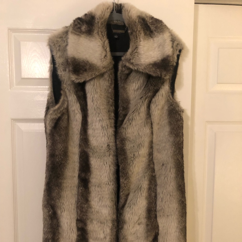 Timeless Faux-fur vest